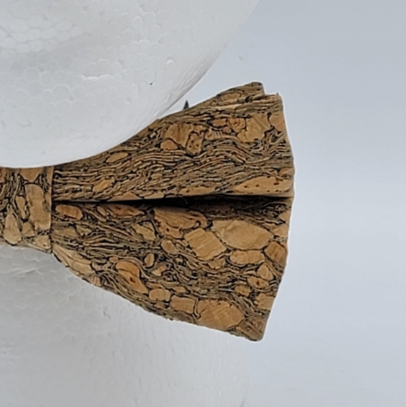 Artisan Bow Tie Cork Pattern Elastic Adjustable Pretied Butterfly Bowtie - Picture 4 of 11